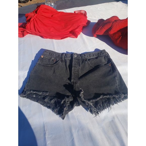 Iconic Levi's 501 Shorts - Frayed Hem, Washed Black - Effortless Cool! W30 - Picture 2 of 8